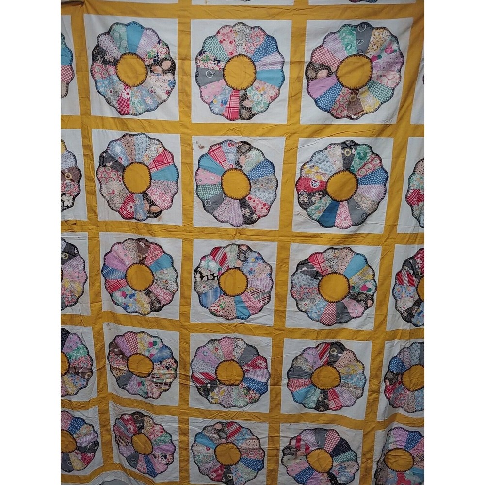 1960s Handmade Patchwork Quilt Vintage. 84 x 74